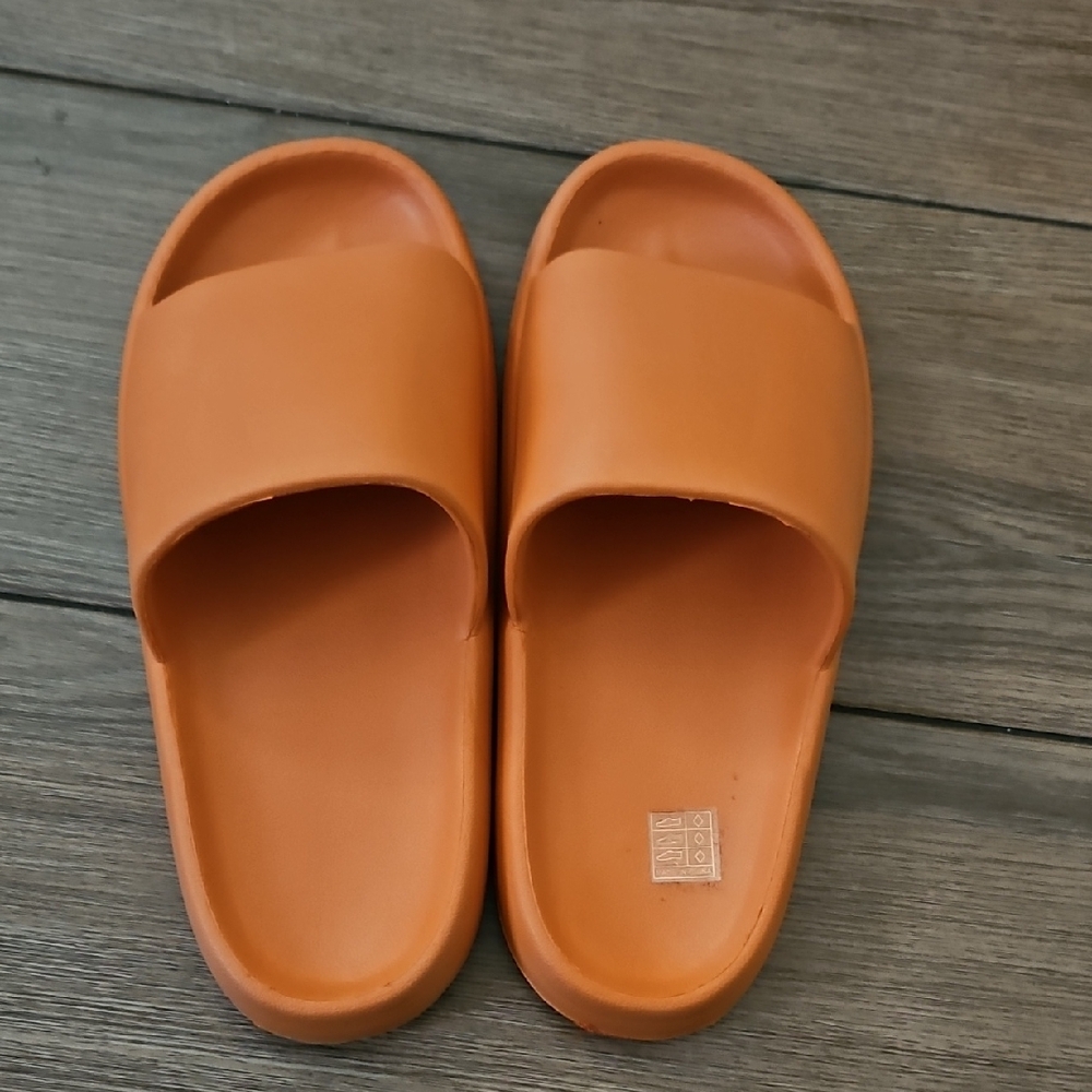 SHEIN Orange Slide Sandals